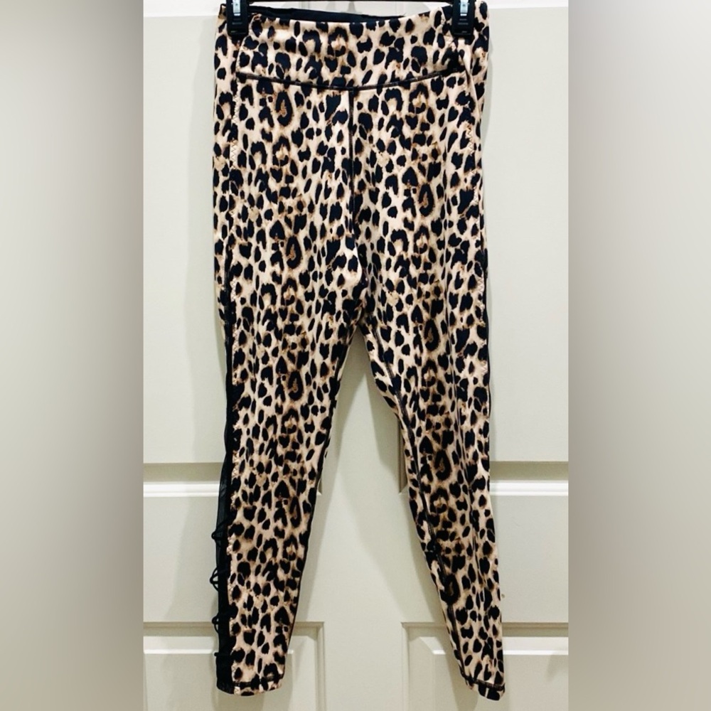 Victoria's Secret Incredible Essential M Tan Black Leopard Print Sporty Leggings